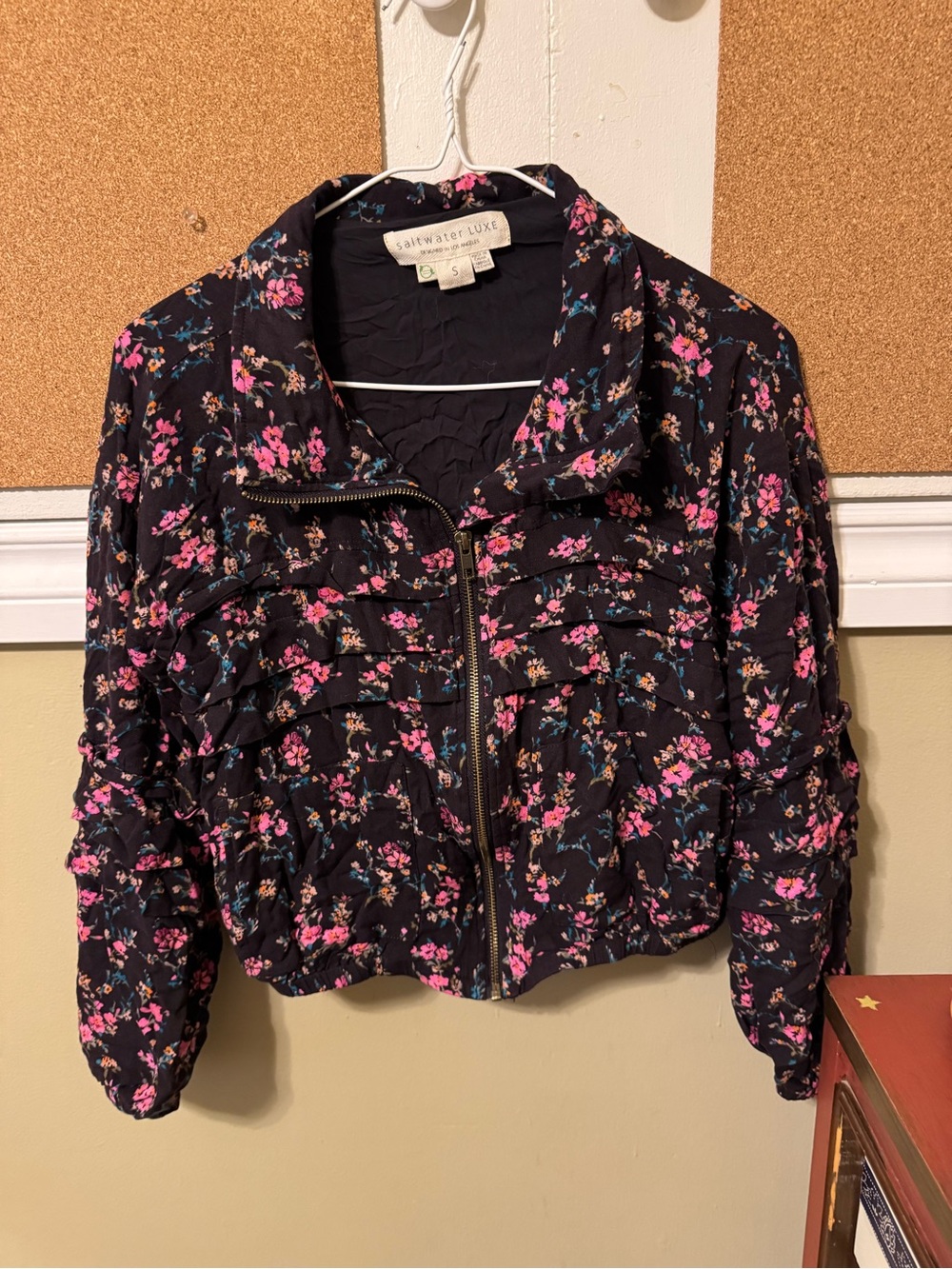 saltwater LUXE Women's Black Floral Zip-Front Jacket